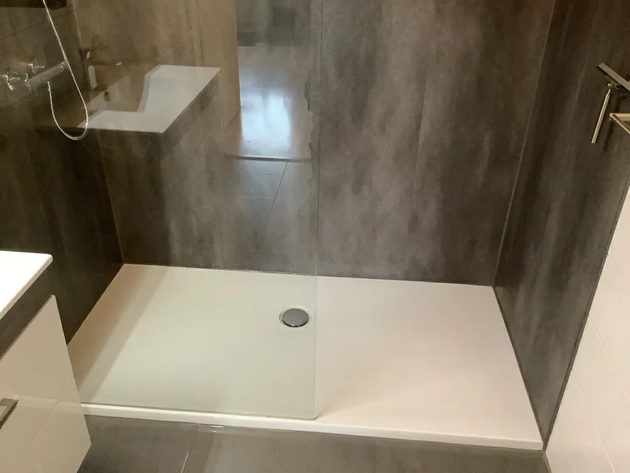 Nieuwe inloopdouche in Tilburg, na de renovatie